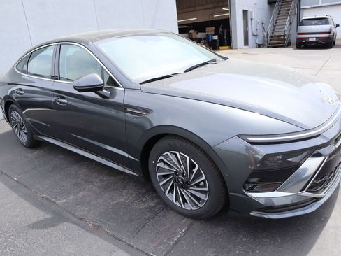 New 2026 Hyundai Sonata Limited FWD image 1