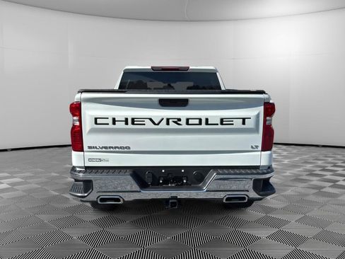 Used 2022 Chevrolet Silverado 1500 LT w/ Z71 Off-Road Package AWD/4WD image 8