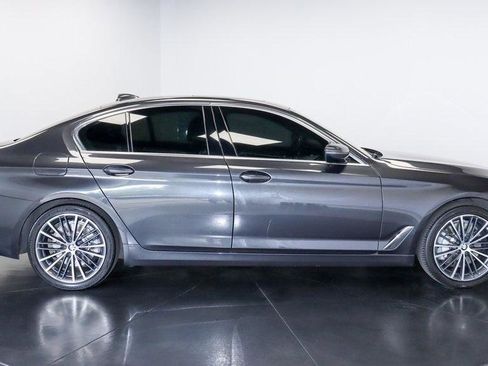 Used 2022 BMW 530i xDrive w/ Premium Package image 6