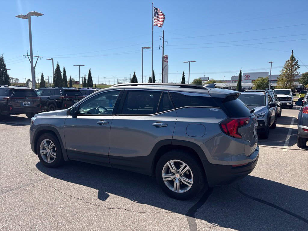 Used 2020 GMC Terrain SLE w/ Driver Convenience Package FWD image 5