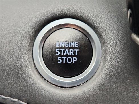 Used 2021 Toyota Highlander Limited image 17