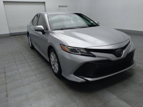 Used 2018 Toyota Camry LE image 13