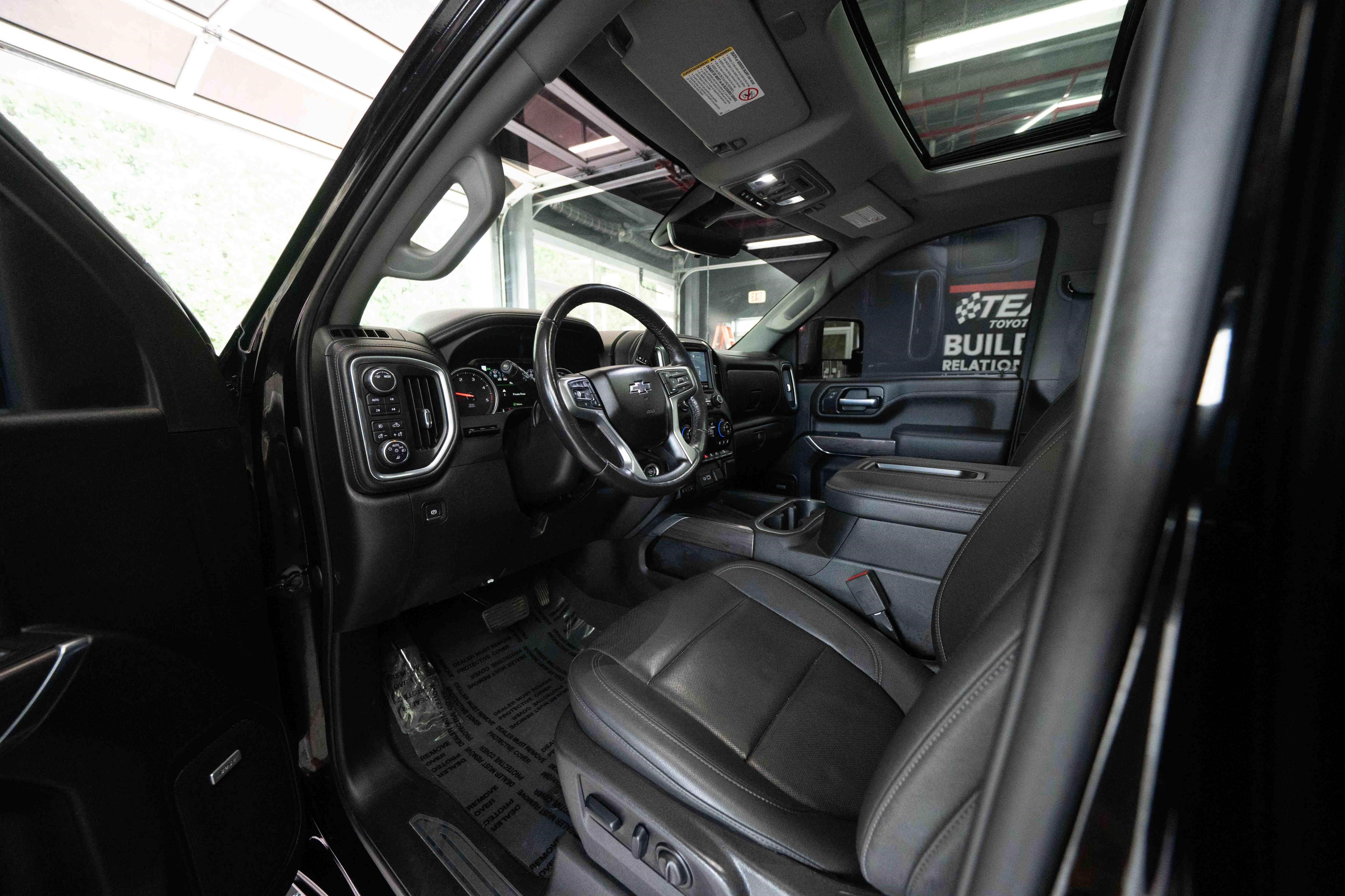 Used 2022 Chevrolet Silverado 2500 LTZ w/ LTZ Plus Package AWD/4WD image 8