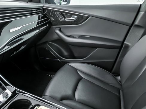 Used 2019 Audi Q8 Premium Plus w/ Premium Plus image 37