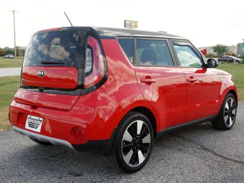 Used 2019 Kia Soul + image 20