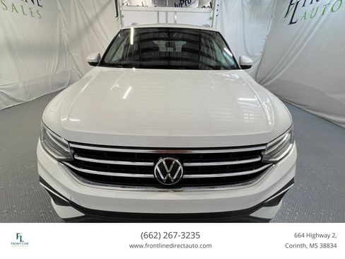 Used 2023 Volkswagen Tiguan SE FWD image 2