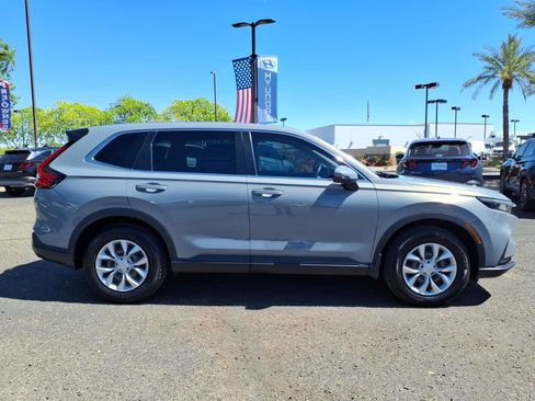 Used 2024 Honda CR-V LX image 4