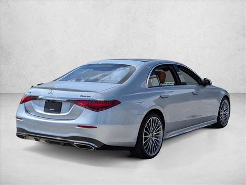 Used 2021 Mercedes-Benz S 580 4MATIC Sedan image 4