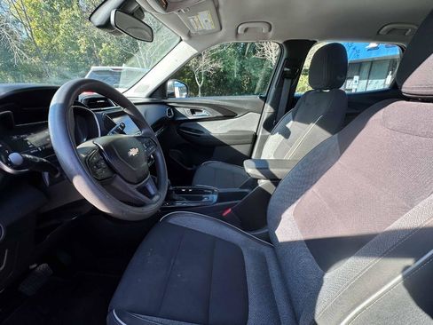 Used 2021 Chevrolet TrailBlazer LS FWD image 17