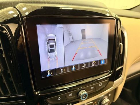 Certified 2023 Chevrolet Traverse Premier image 16