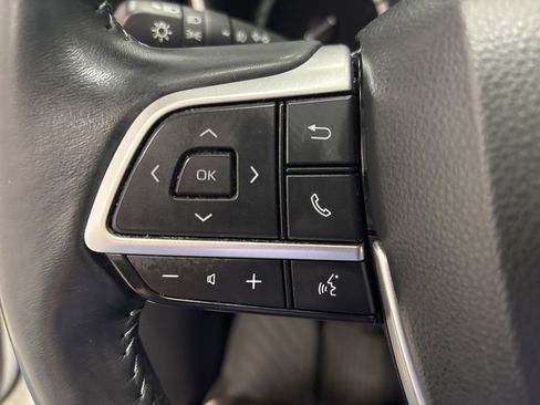 Used 2022 Toyota Highlander XSE image 25