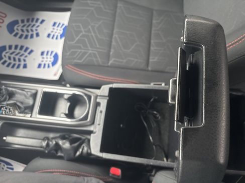 Used 2017 Toyota Tacoma TRD Off-Road w/ Tow Package (A/T) image 18