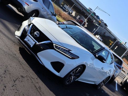 Used 2023 Nissan Maxima SV w/ Floor Mat Group image 3