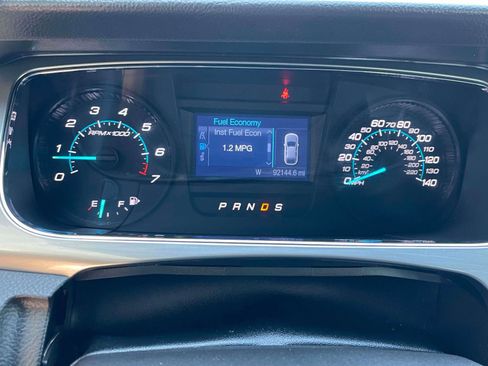 Used 2017 Ford Taurus SEL FWD image 9