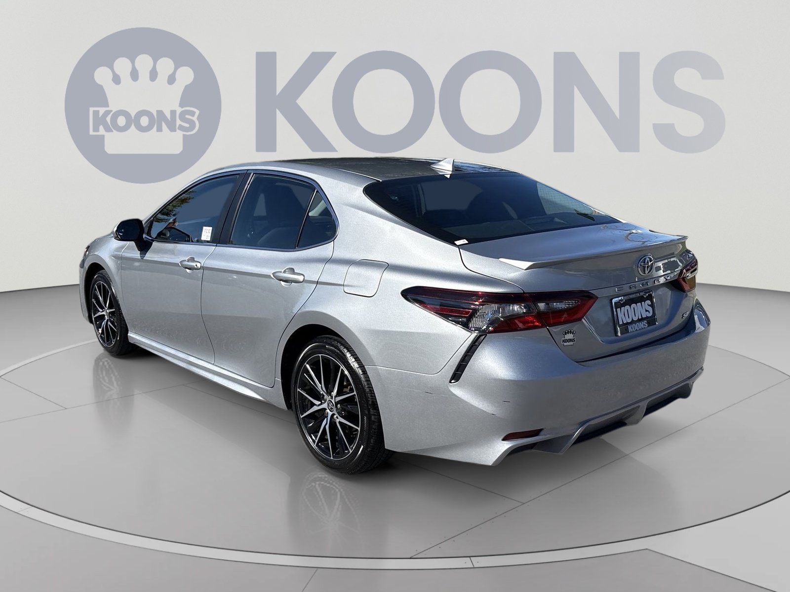 Used 2024 Toyota Camry SE FWD image 4