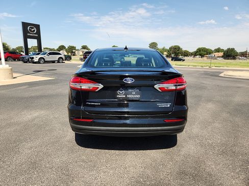 Used 2019 Ford Fusion Titanium FWD image 6