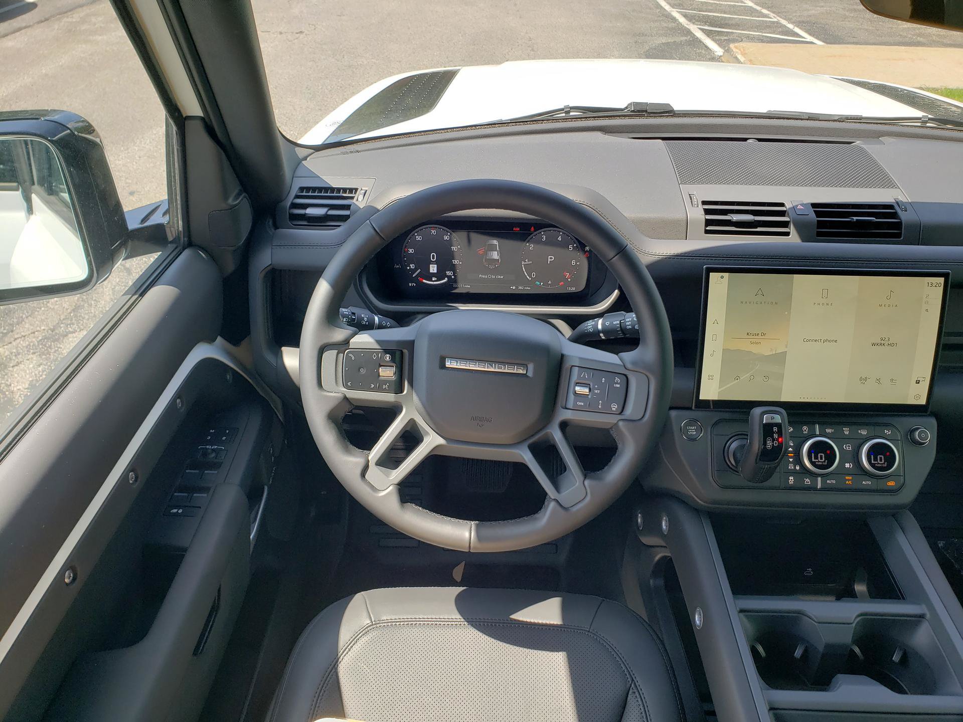 New 2026 Land Rover Defender 110 X-Dynamic SE AWD/4WD image 14