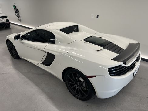 Used 2014 McLaren MP4-12C Spider RWD image 32