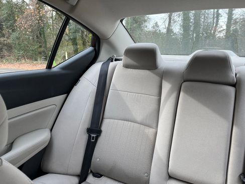 Used 2025 Nissan Altima 2.5 SV image 38