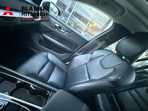 Used 2025 Volvo S60 B5 Core image 28