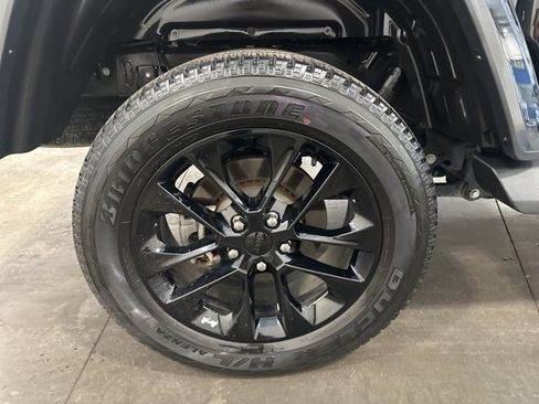 Used 2023 Jeep Gladiator Overland image 40