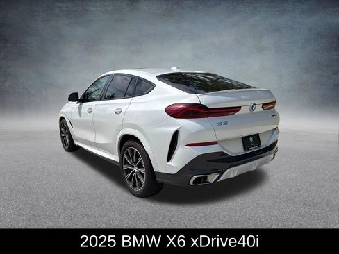 Used 2025 BMW X6 xDrive40i w/ Premium Package image 3