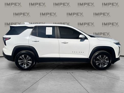 Used 2026 Chevrolet Equinox LT FWD image 6