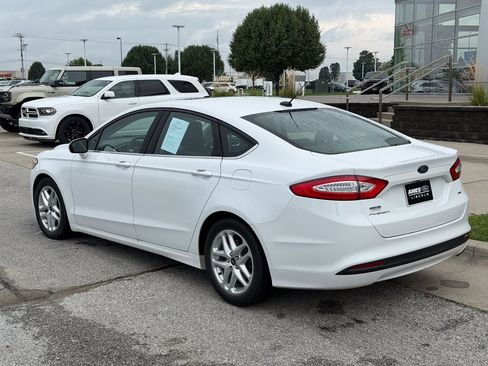 Used 2015 Ford Fusion SE FWD image 4