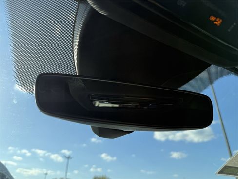 New 2025 Volkswagen ID.4 Pro image 21