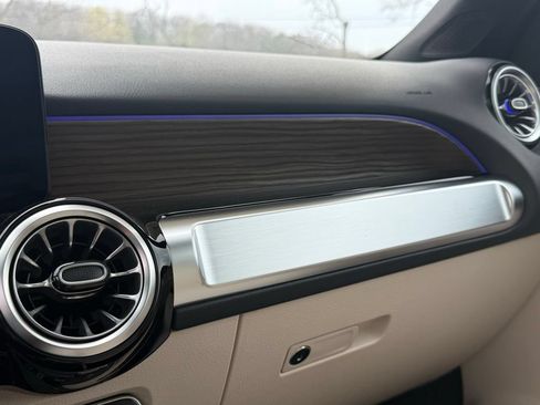 New 2026 Mercedes-Benz GLB 250 4MATIC image 35