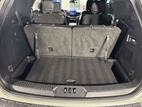Used 2020 Ford Explorer XLT w/ Equipment Group 202A image 24