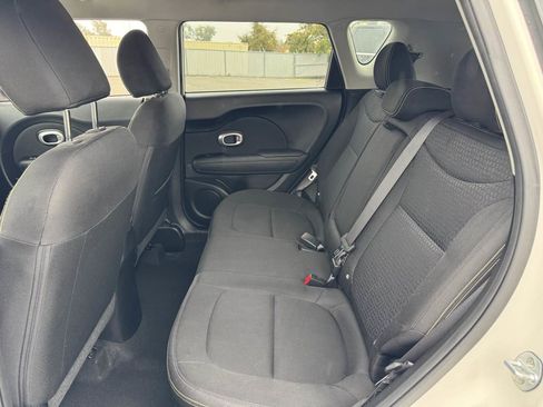 Used 2014 Kia Soul + image 16