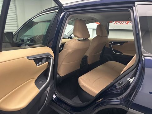 Used 2023 Toyota RAV4 XLE image 6