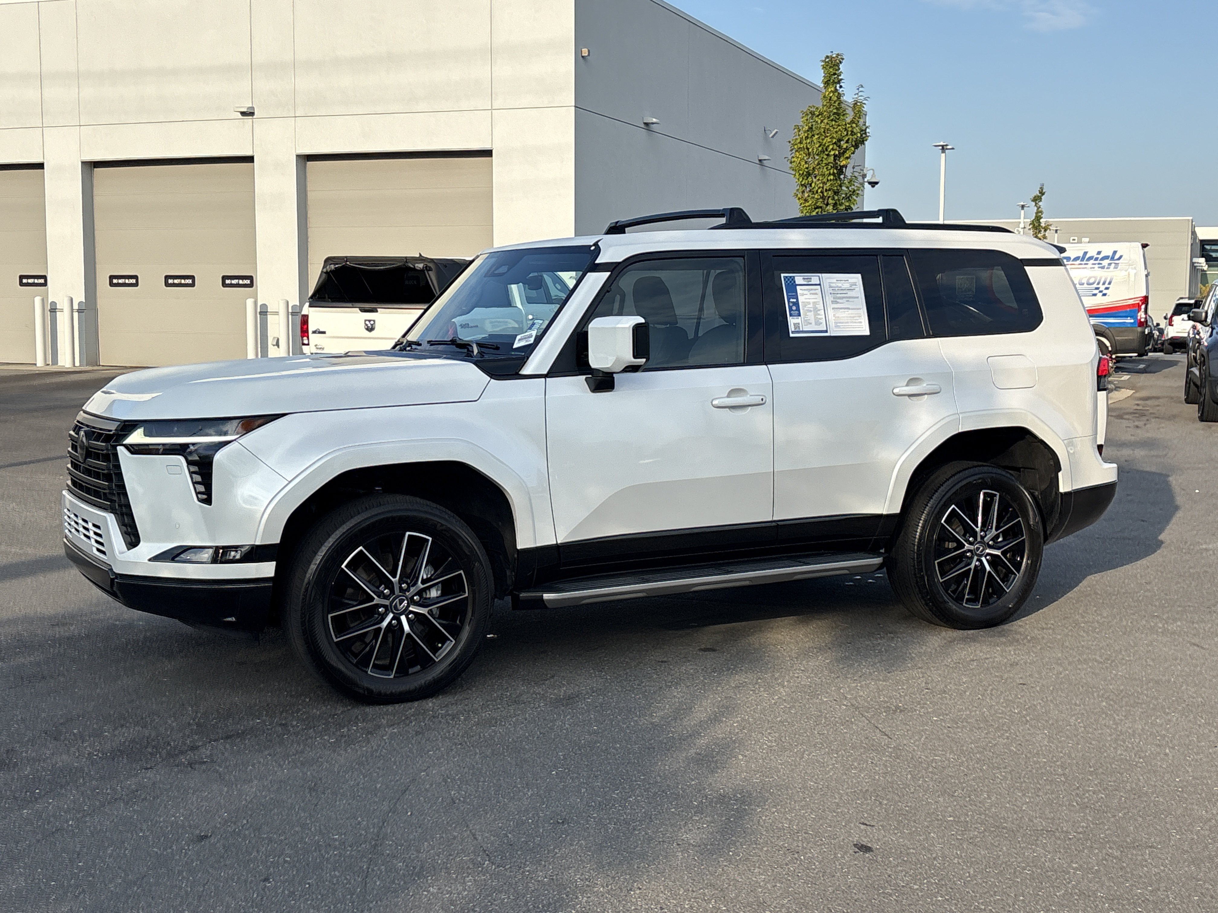 Used 2024 Lexus GX 550 w/ Accessory Package (Z1) AWD/4WD image 5