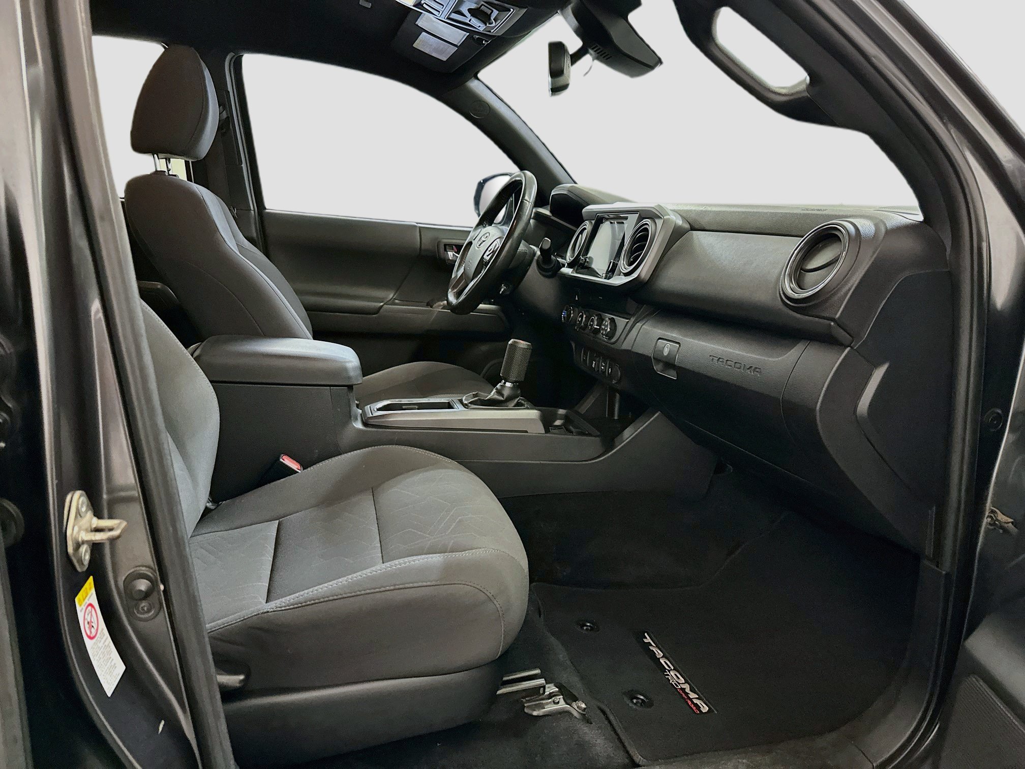 Used 2019 Toyota Tacoma TRD Off-Road AWD/4WD image 32