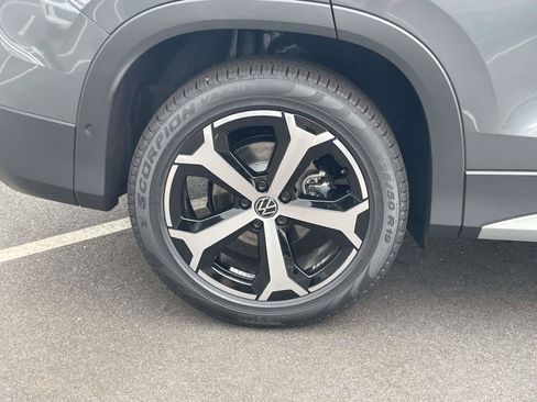 New 2026 Volkswagen Tiguan SE FWD image 9