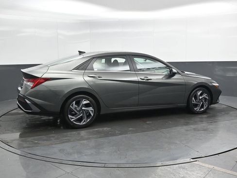 New 2026 Hyundai Elantra Limited image 2