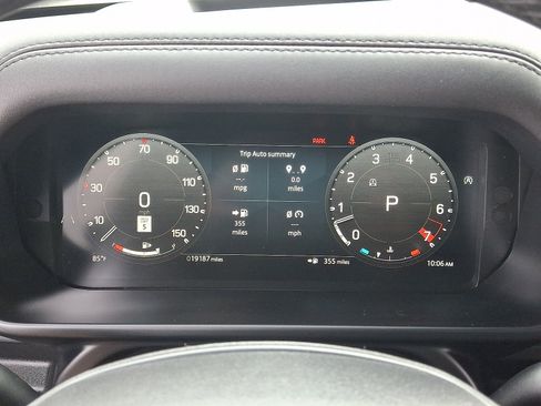 Certified 2024 Land Rover Defender 130 X-Dynamic SE AWD/4WD image 13