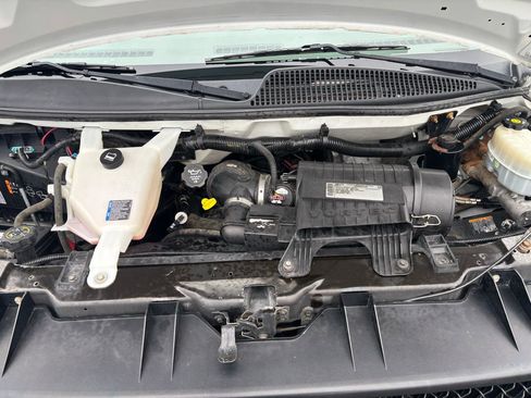 Used 2013 Chevrolet Express 2500 Extended RWD image 25
