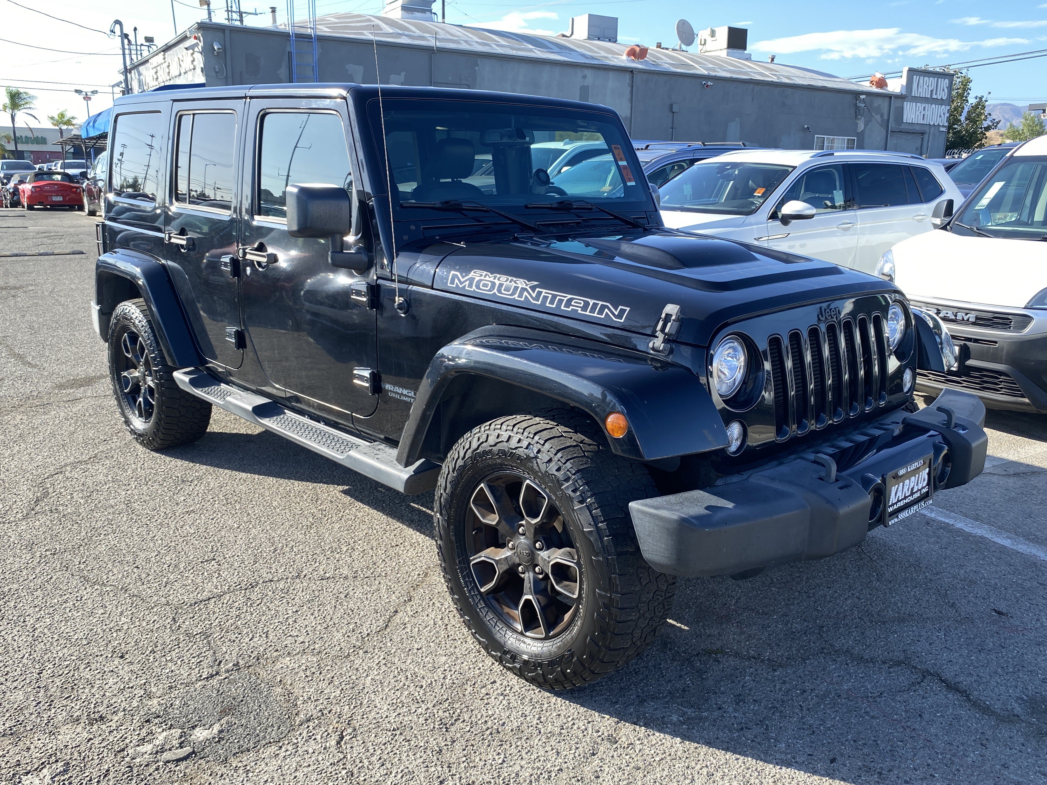 Used 2017 Jeep Wrangler Unlimited Sahara AWD/4WD image 6