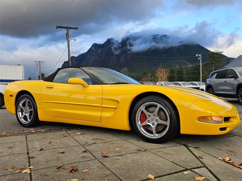 Used 2001 Chevrolet Corvette Convertible w/ Preferred Equipment Group2 image 3