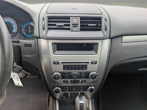 Used 2010 Ford Fusion SE image 15