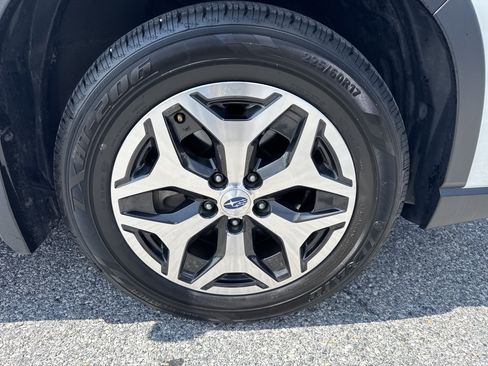 Used 2019 Subaru Forester Premium w/ All-Weather Package AWD/4WD image 32