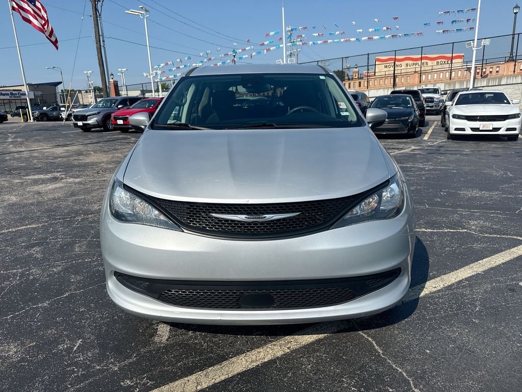 Used 2023 Chrysler Voyager LX FWD image 47