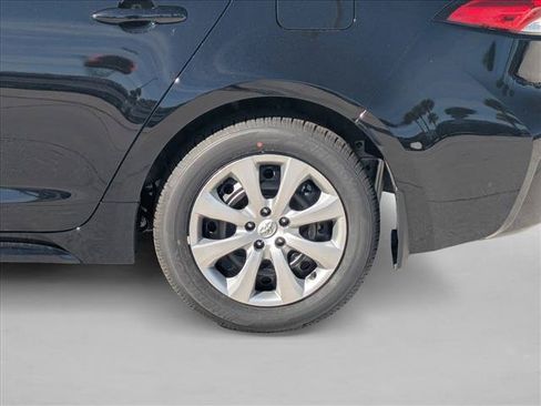 Used 2026 Toyota Corolla LE FWD image 15