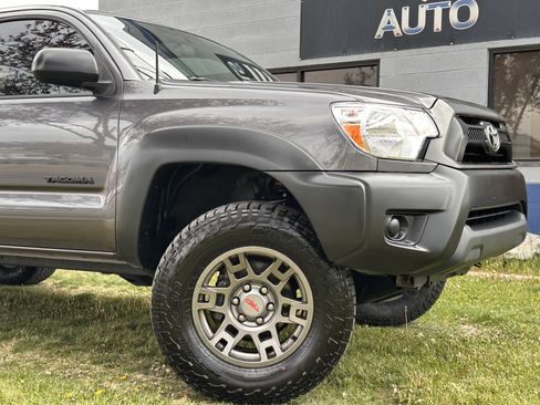 Used 2015 Toyota Tacoma 4x4 Access Cab w/ Convenience Package image 3