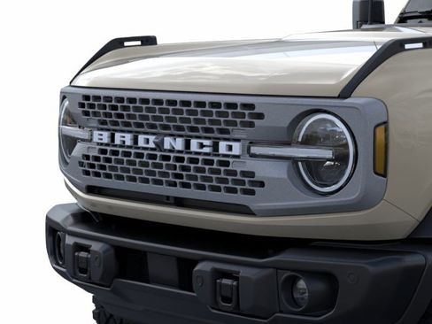 New 2025 Ford Bronco Badlands image 19