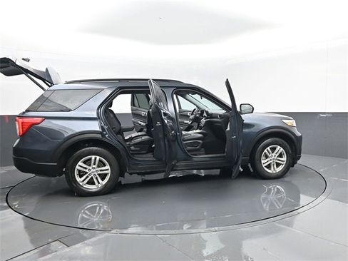 Used 2023 Ford Explorer XLT w/ Equipment Group 202A image 30