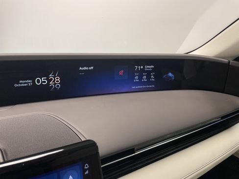 Used 2024 Lincoln Nautilus Black Label w/ Jet Appearance Package (87T) image 11