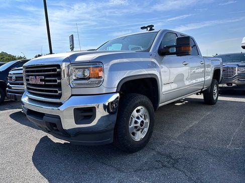 Used 2017 GMC Sierra 2500 SLE w/ Suspension Package, Off-Road AWD/4WD image 2